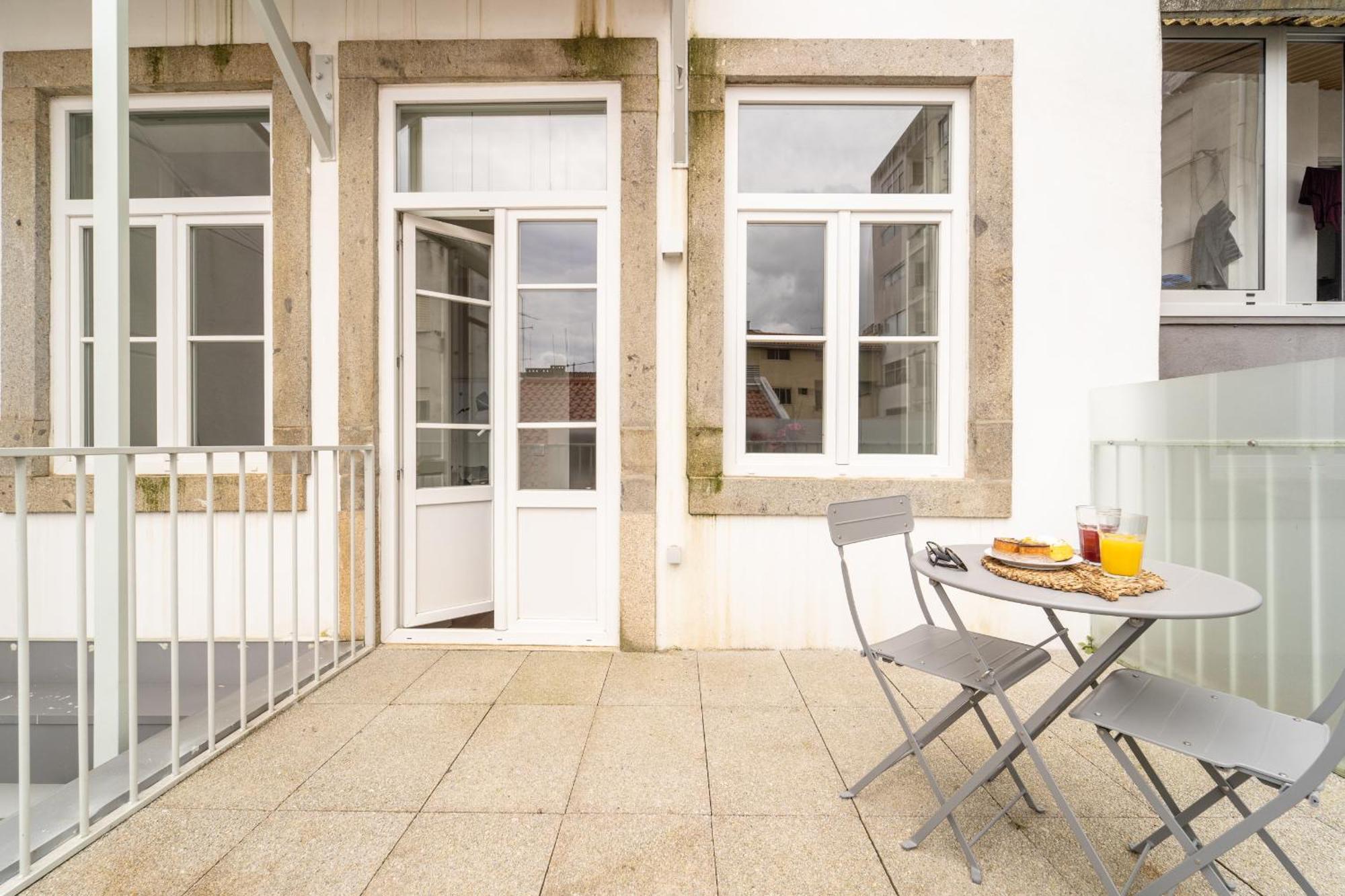 Escadaria 21 Apartment By House And People Braga Extérieur photo